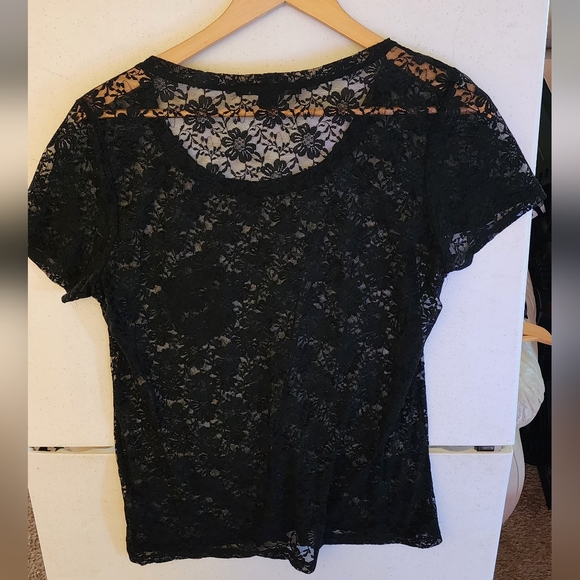 Black lace t shirt - Picture 2 of 4